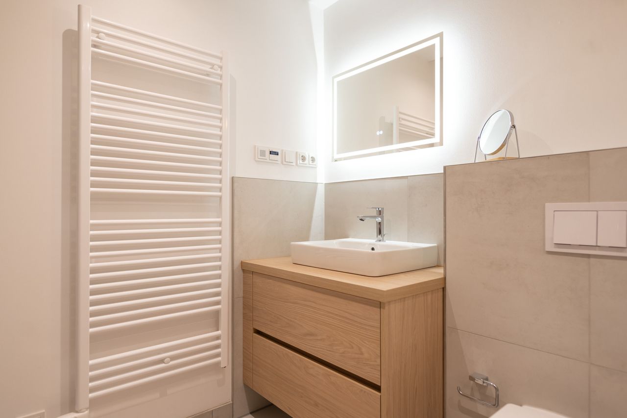 LUXURY APARTMENT WITH ALL-INCLUSIVE RENT