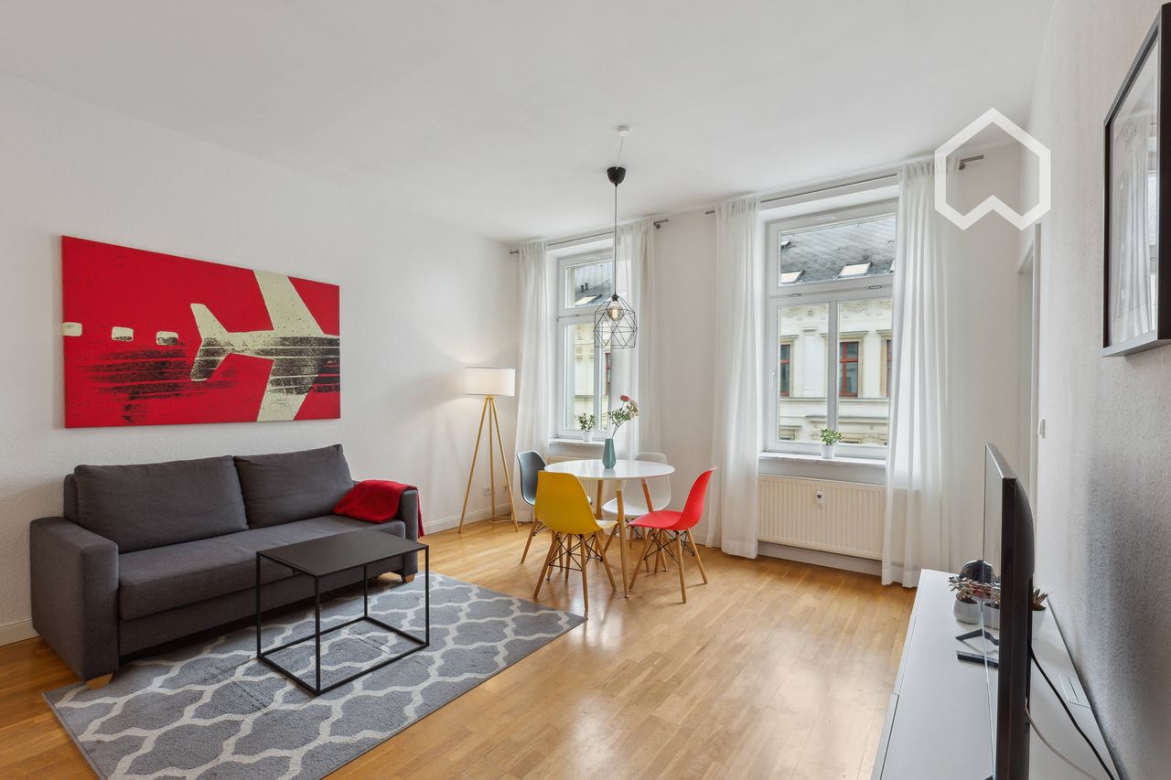 Sehr helle 2-Zimmer-Wohnung mit Altbau-Charme im Zentrum-Süd nahe Karl-Liebknecht-Strasse