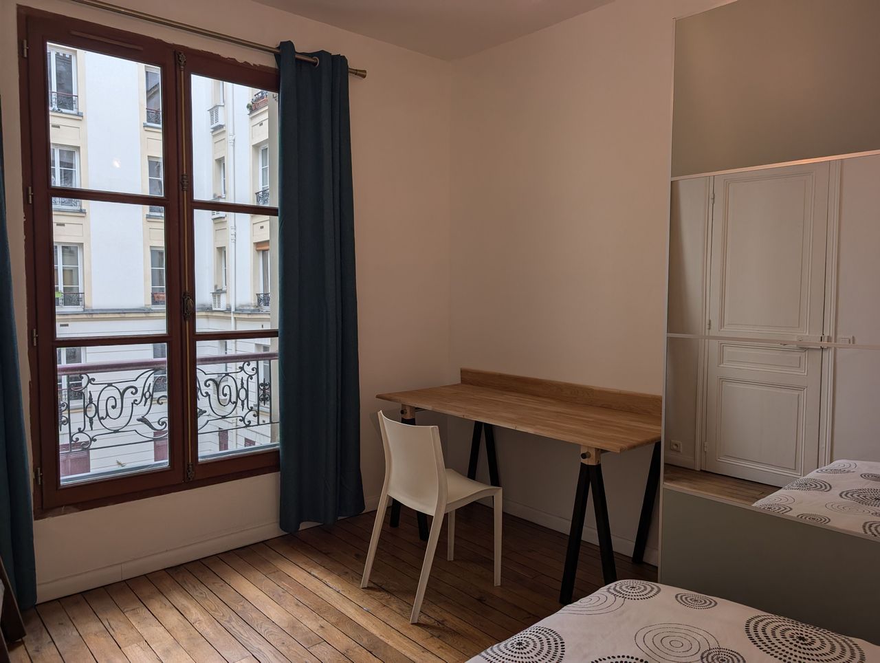 Apartment in front of the Buttes Chaumont