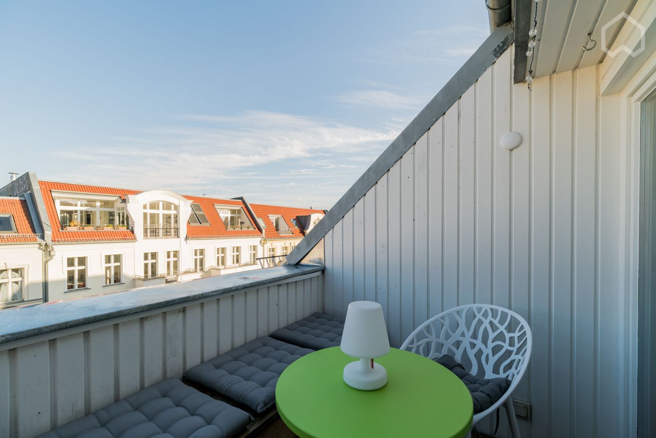 Experience the Best of Berlin: Book Your Stay in this Cozy Prenzlauer Berg top floor Apartment