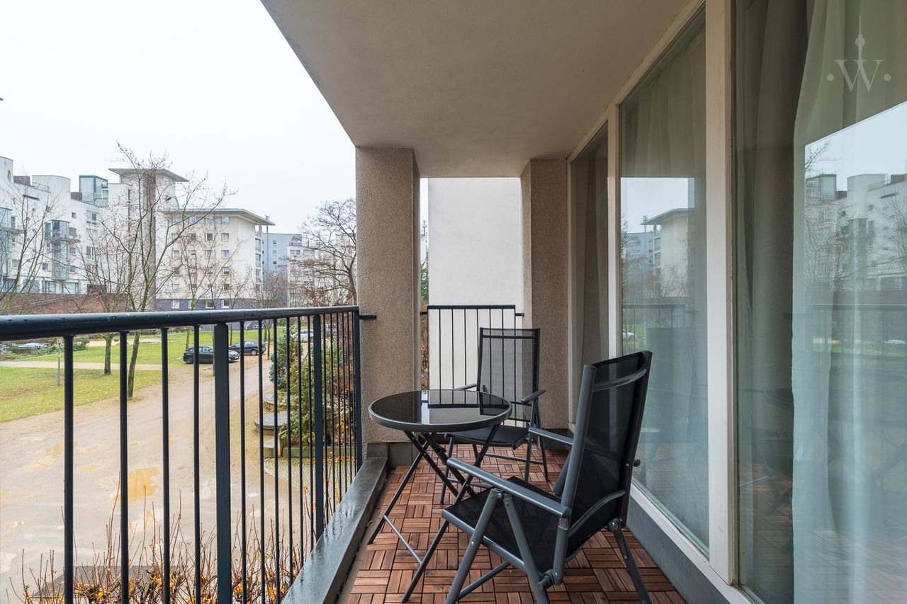 Bright 4-room maisonette flat with private terrace in the heart of Berlin