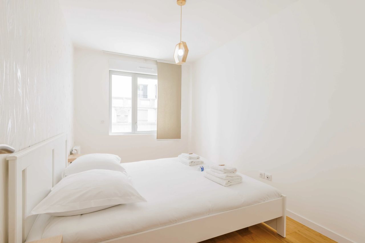 Bright flat in the 19th arrondissement