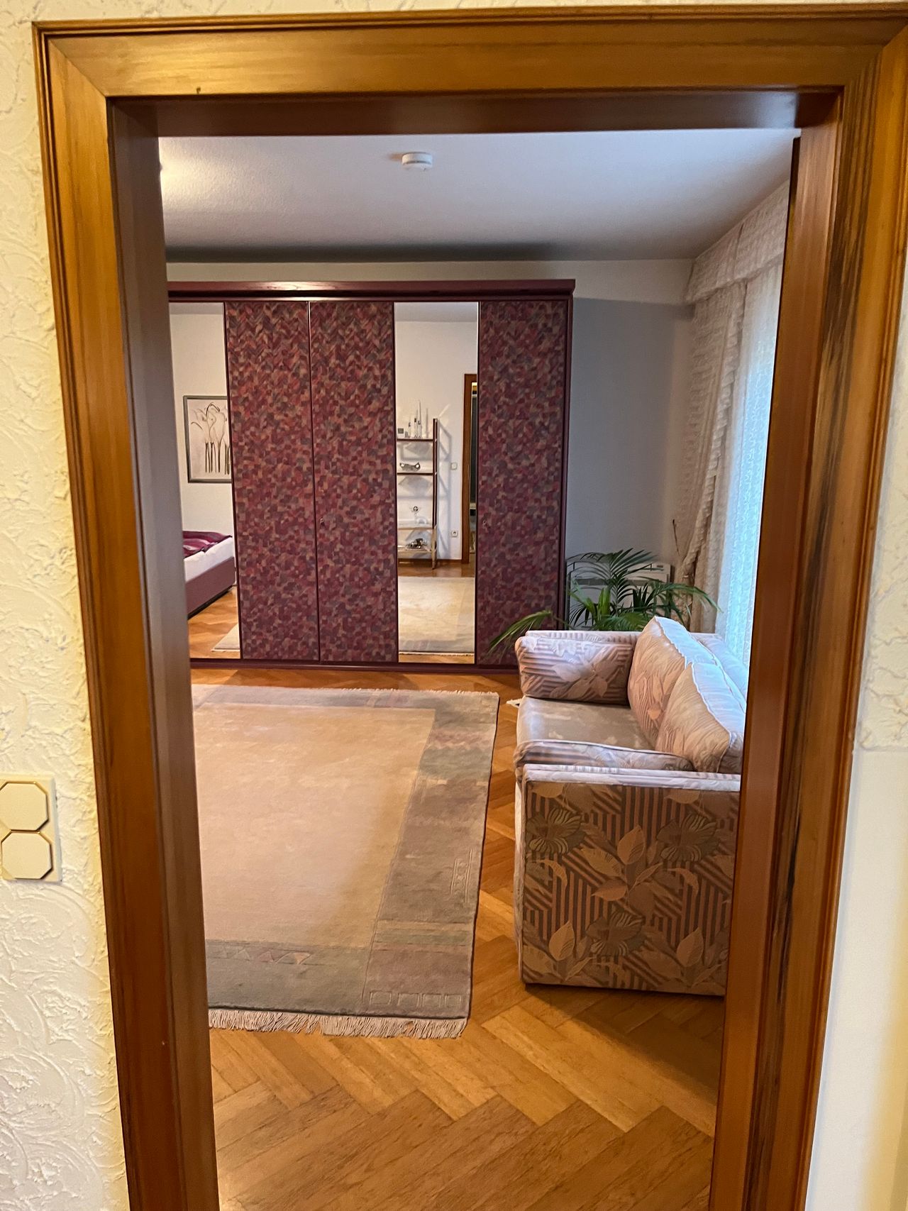 Spacious shared apartment or worker's house near Cologne/Bonn Airport – Ideal for 8 to 20 people