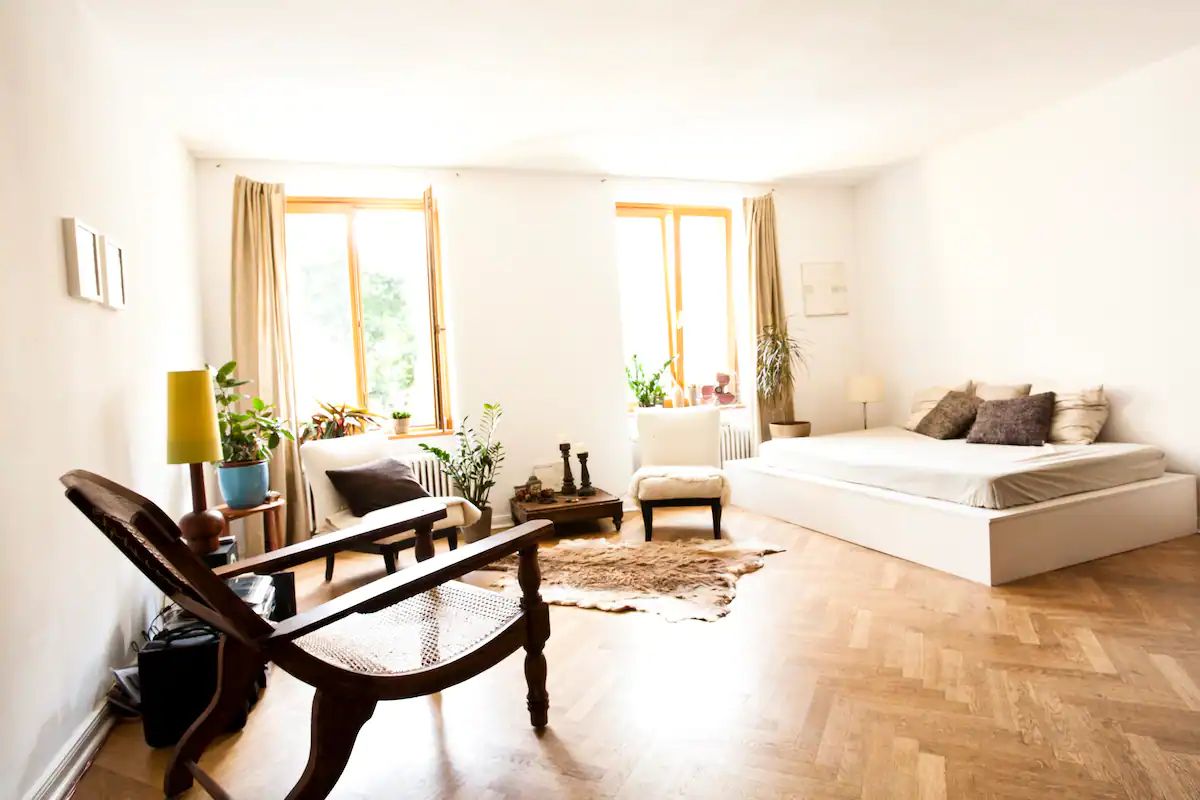 Spacious flat with wooden floors (Prenzlauer Berg)