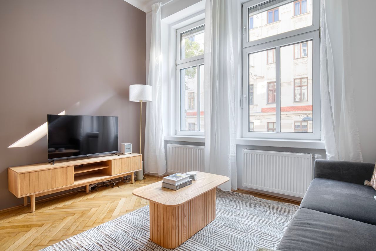 Amazing Josefstadt 2BR w/ Elevator, nr Shops & Dining