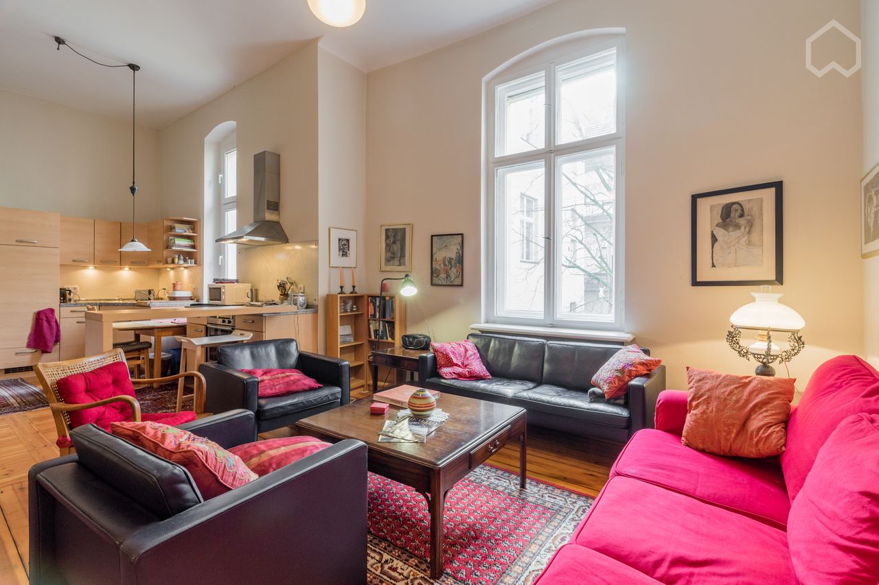 Old (West) Berlin Charm with a Modern Touch: 3-room apartment close to Ku'Damm