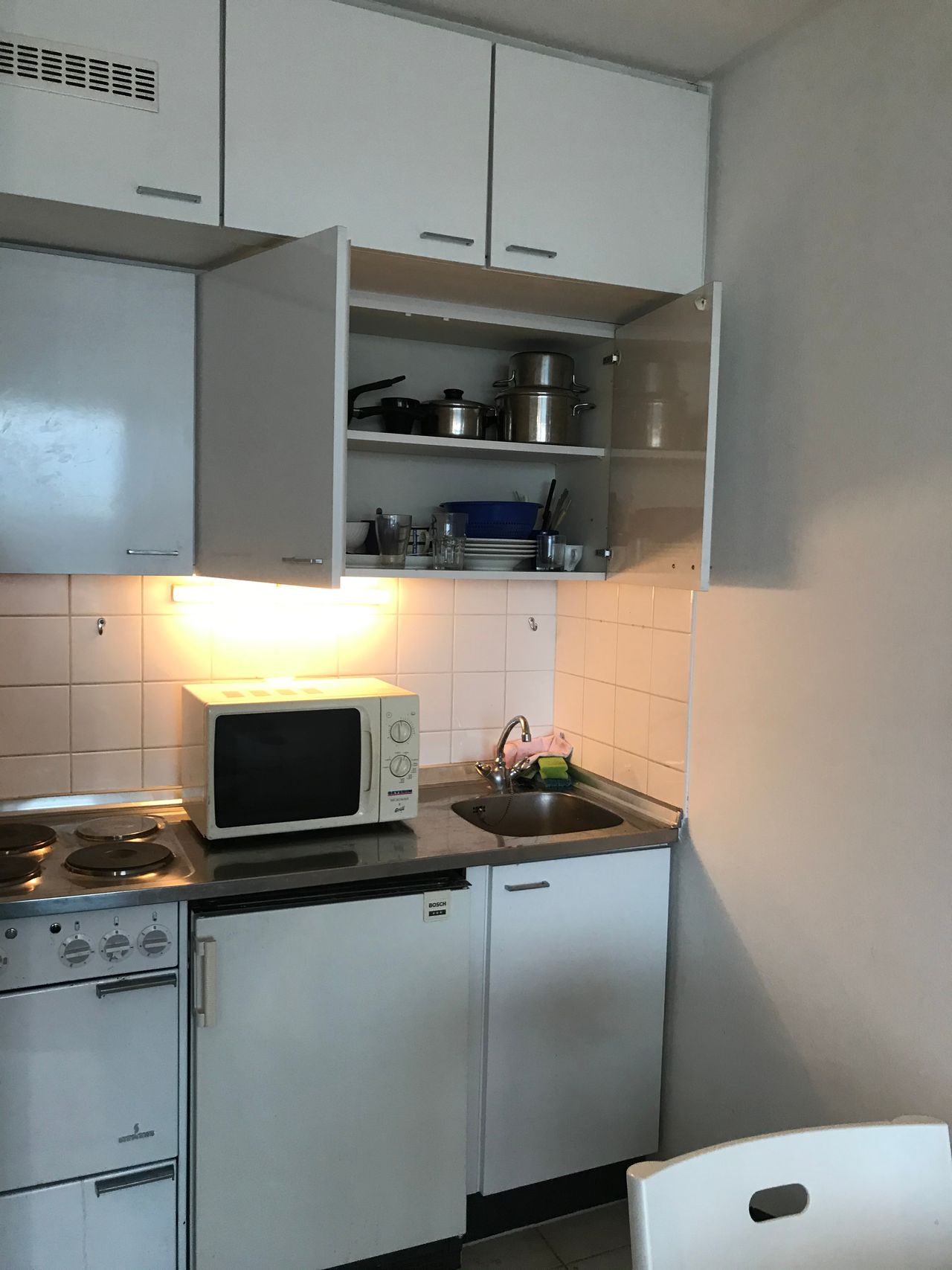Lovely 1-room apartment 7 OG with balcony at Munich Petuelpark
