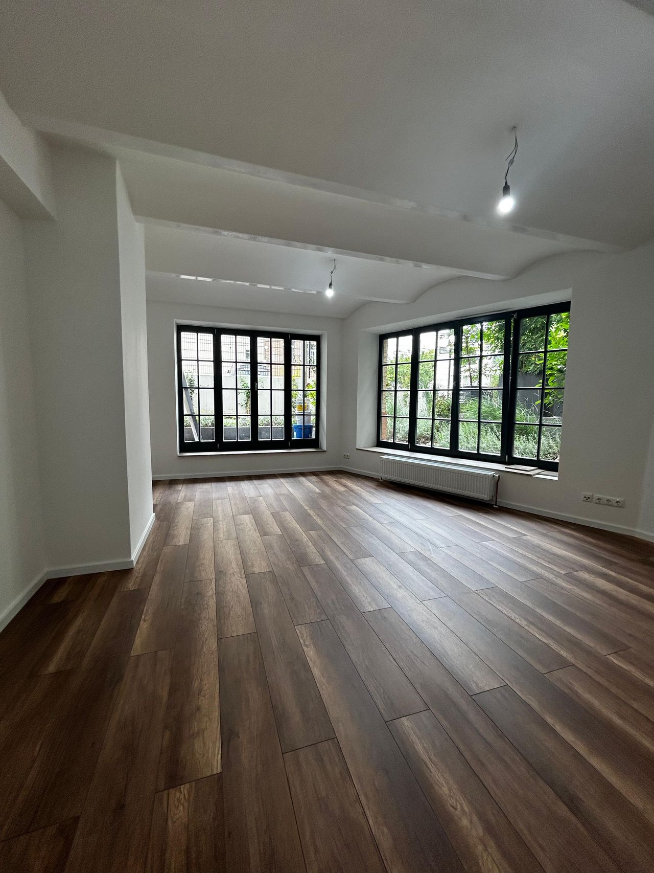 **Bright Souterrain Apartment, First Occupancy After Renovation**