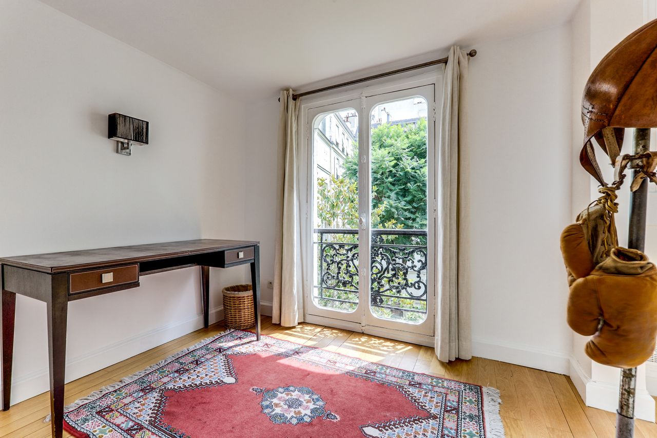 Luxury 2 Bedrooms 2 bathrooms loft apartment in Paris Faubourg Saint Honoré Haussmann with large windows, bright and quiet