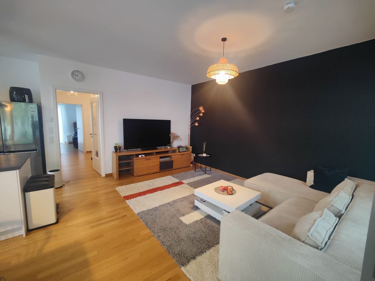 Short term rental (from Dec 2nd to Jan 27th), 8 min walk from central station