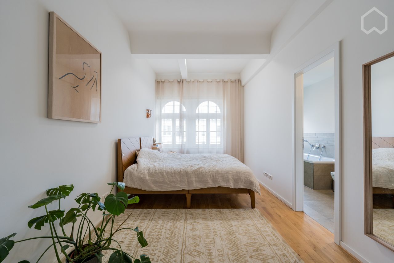 Dreamlike and stylish apartment in best location (Berlin-Mitte)