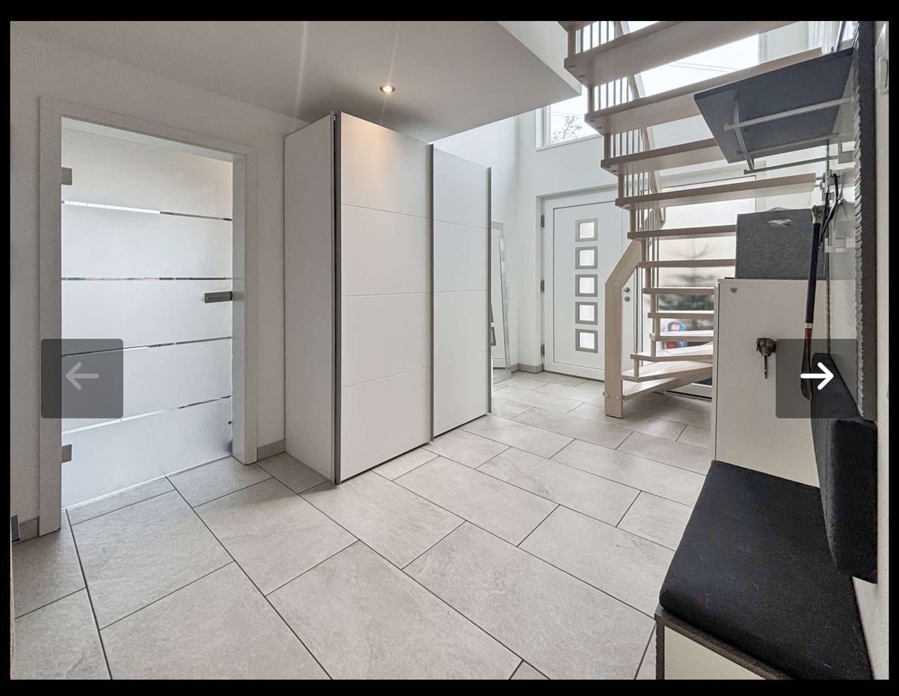 Spacious, solar-efficient detached house with pool and sauna