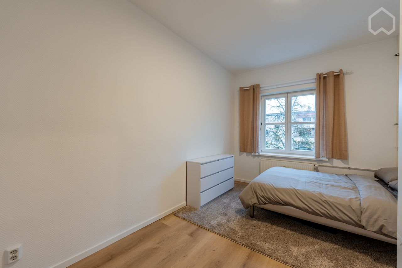 ✨ Sunny 2-Room Apartment in Berlin with South-Facing Balcony & Great Connections! ✨