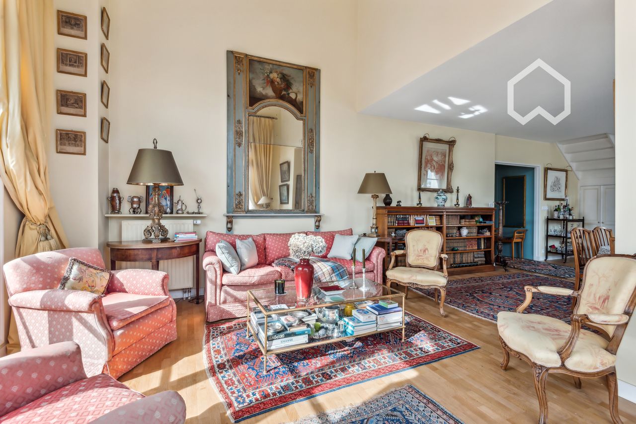 Charming, freshly renovated three bedroom duplex apartment