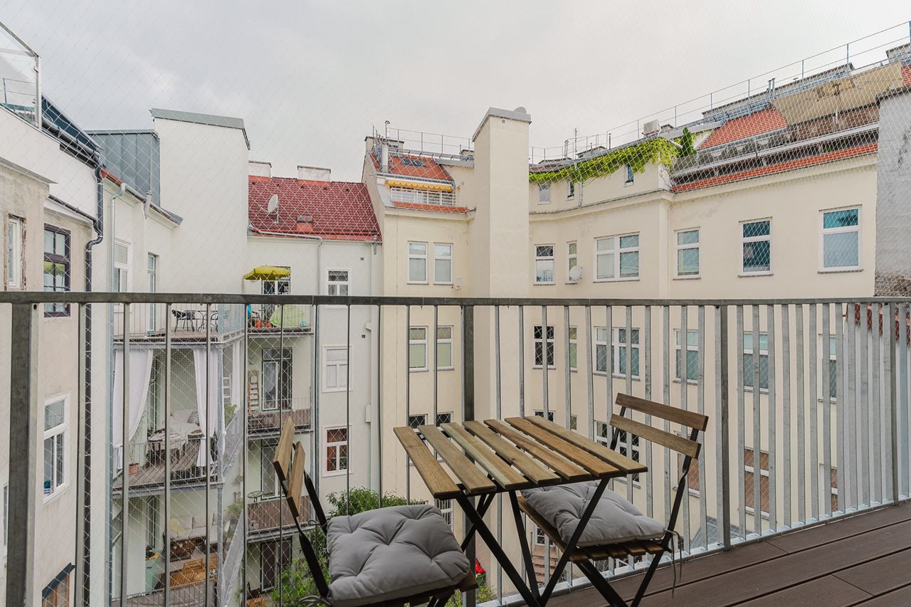 Nice Landstraße Studio w/ Washer & Balcony