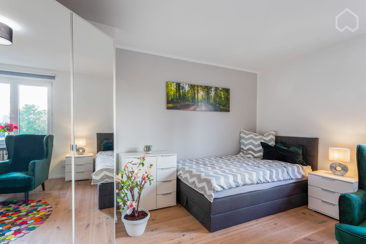 Fully furnished luxury apartment near S-Bahn and ECB