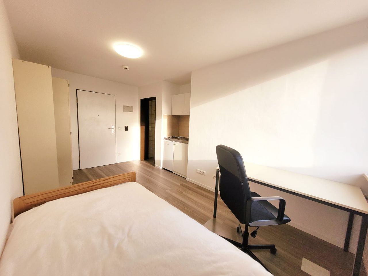 Furnished apartment in the center of Erlangen Wi-Fi, electricity, parking