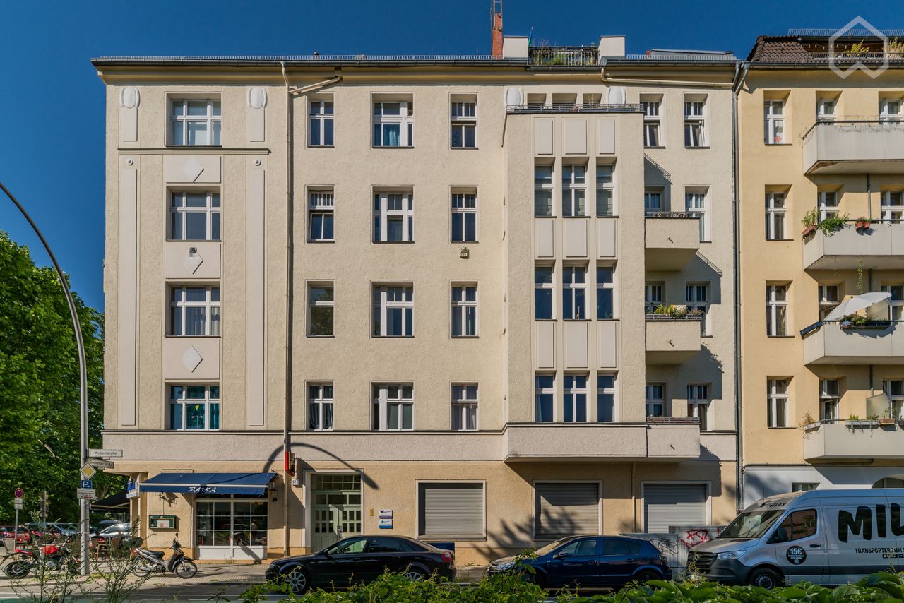 Beautiful apartment in an old building in Prenzlauer Berg- centrally located