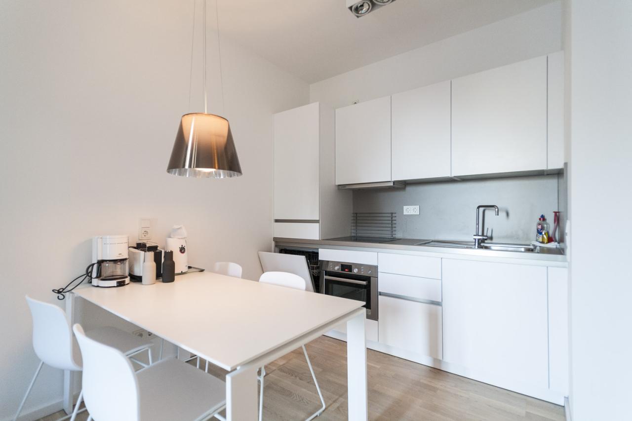 Cosy apartment with charming bay close to Friedrichstraße
