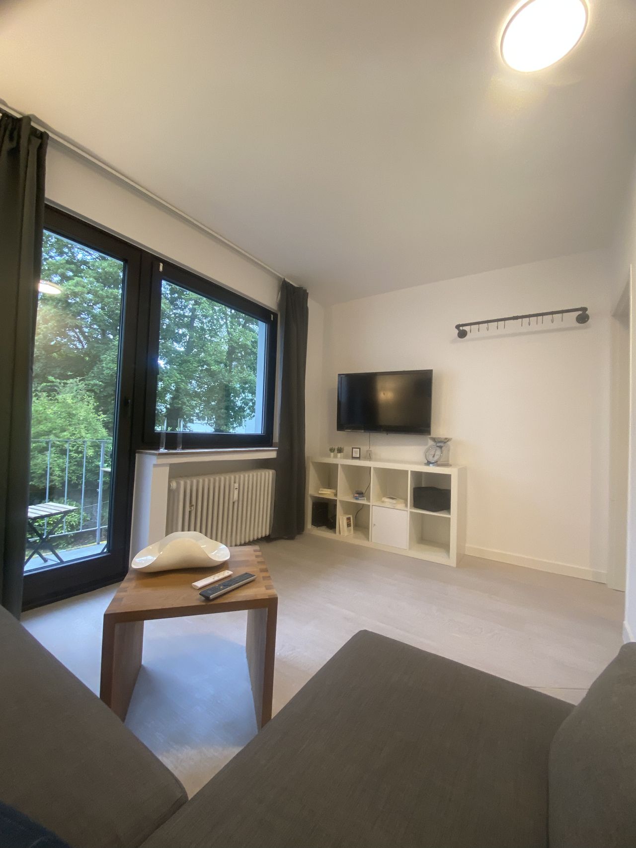 Suitable for flat share! Top modernized 2.5 room apartment in Klettenberg