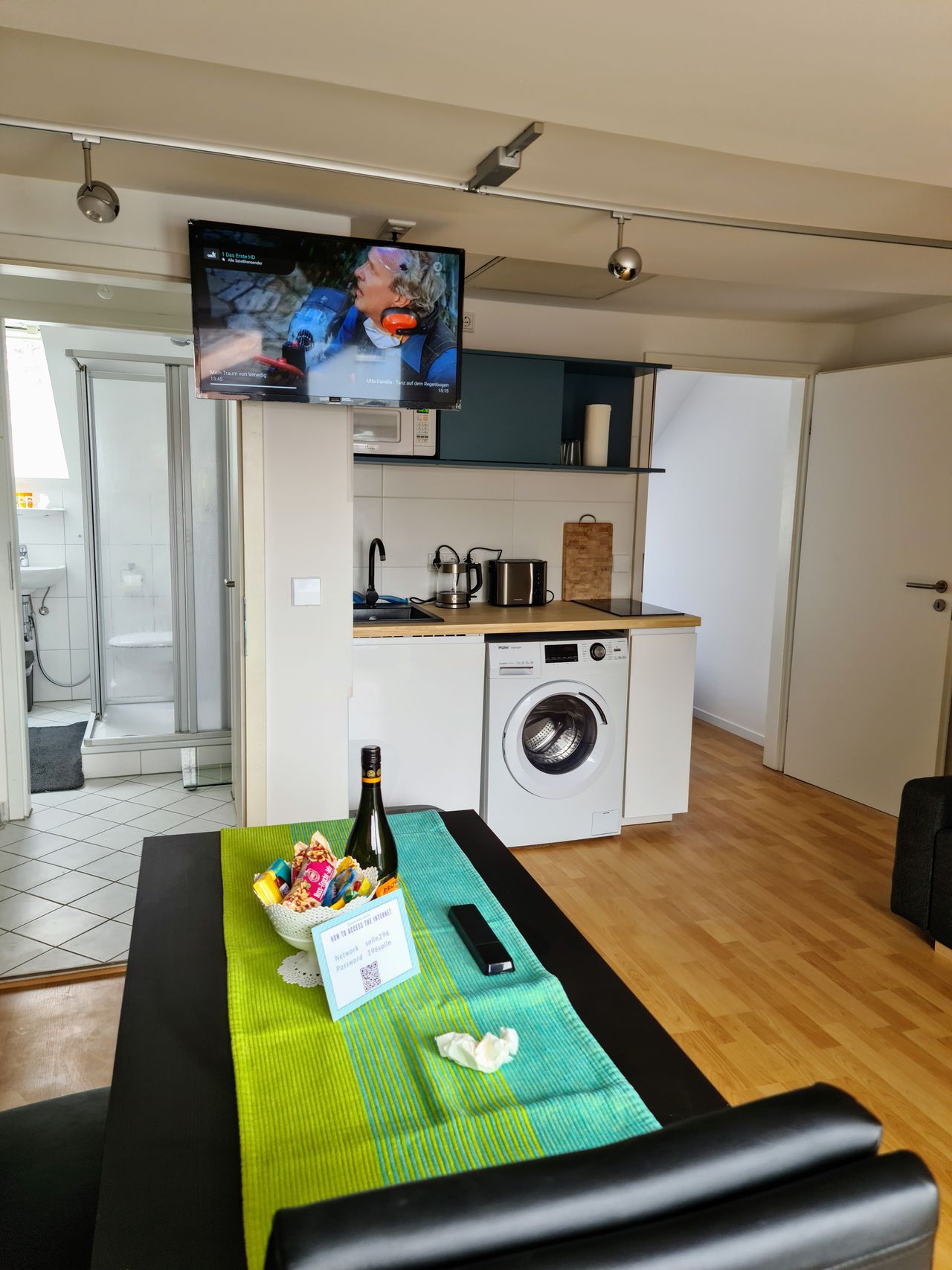 Modern and bright 2 room apartment with a private balcony on the top floor in Munich