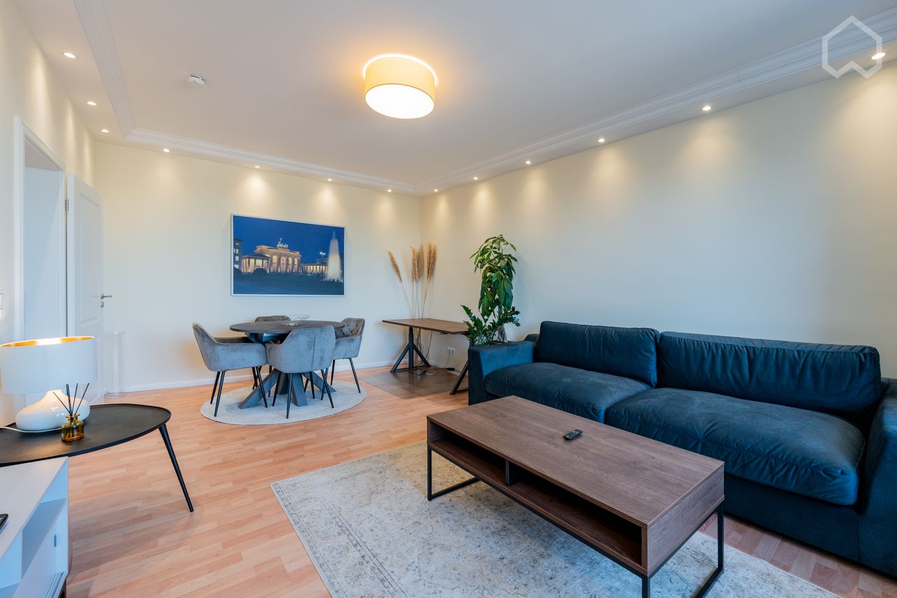 Exclusive penthouse apartment with terrace, Smart TV and Highspeed-Wifi: Your luxurious temporary home! Near Kurfürstendamm!