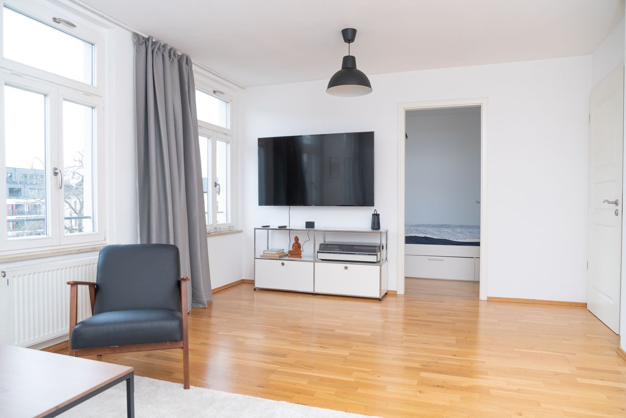 Spacious and bright apartment