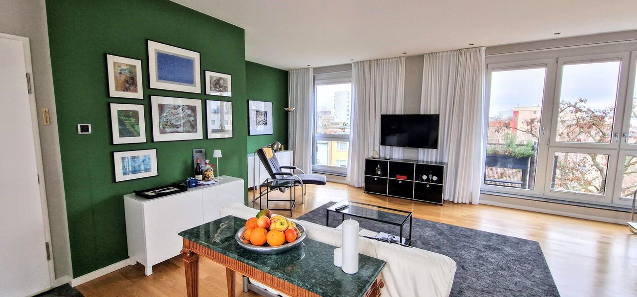 Gorgeous Penthouse in Berlin-Charlottenburg -- walk to embassies