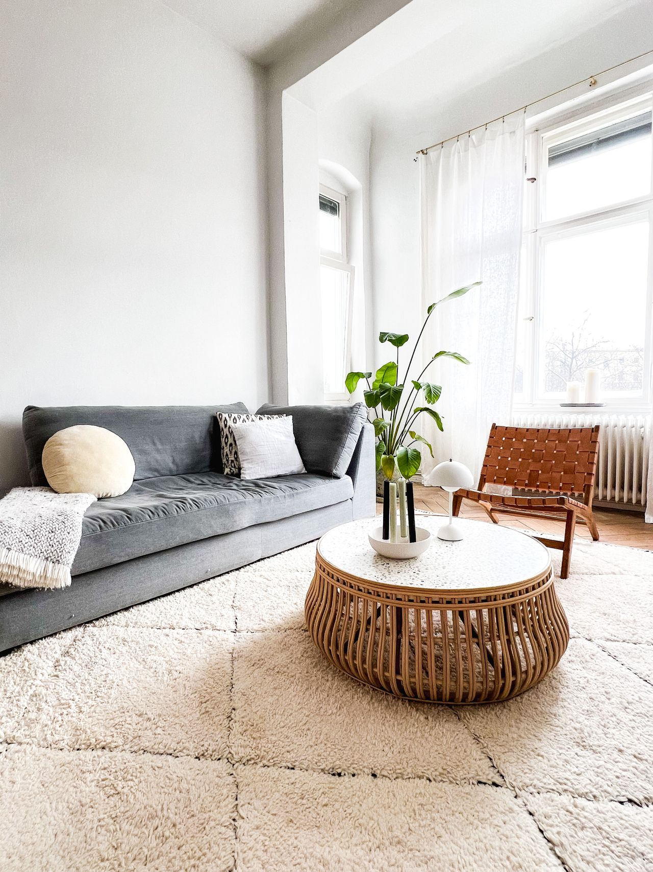 Bright and beautiful old building apartment in Schöneberg