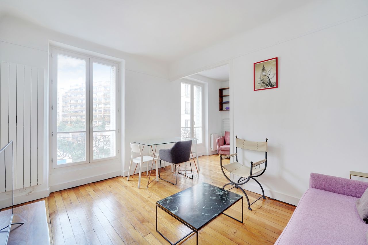Fashionable and modern apartment in popular area