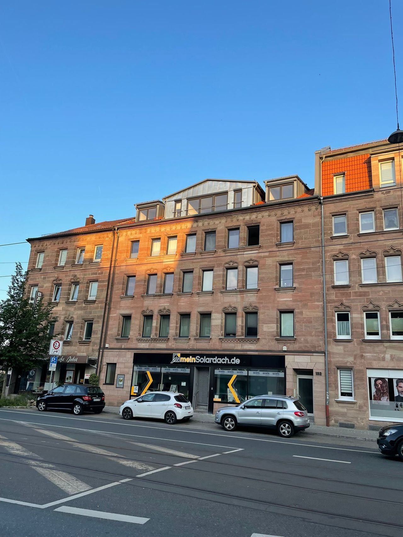 High-quality, fully furnished, stylish and completely renovated 2-room apartment in an old building with balcony in Nuremberg St. Jobst