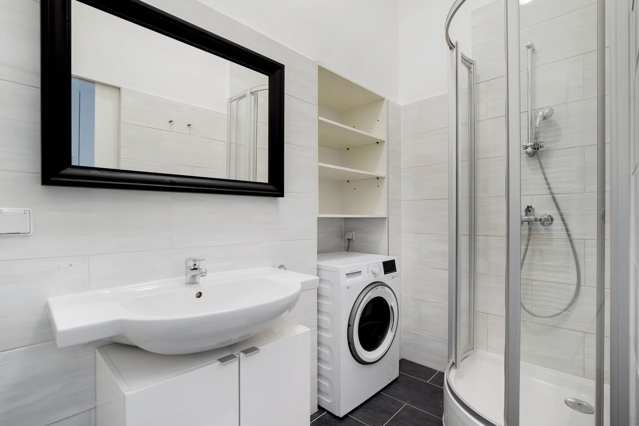 1BR | Alsergrund, nr bars, U4 & trams