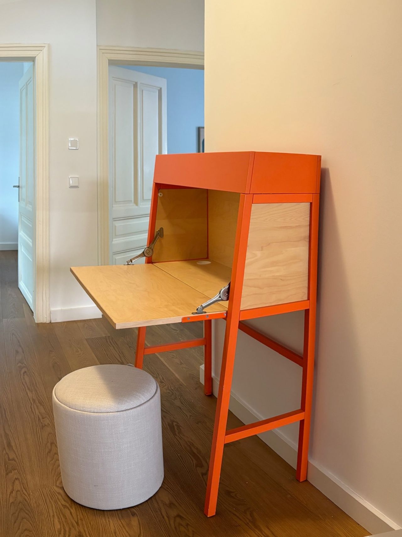 Luxury Furnished Historic Apartment with Terrace, Garage, Two Bedrooms & Gas Chimney in Prime Nordend Location