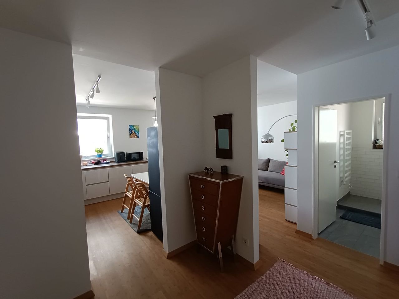 Furnished 2 bedroom apartment with balcony in Cologne city center