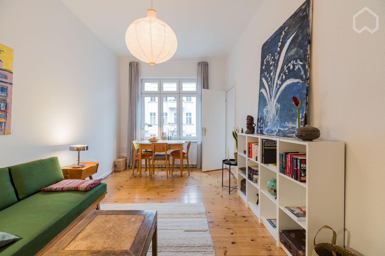 Charming and bright apartment in vibrant Friedrichshain,,, close to the bay, with balcony facing south in a historical building