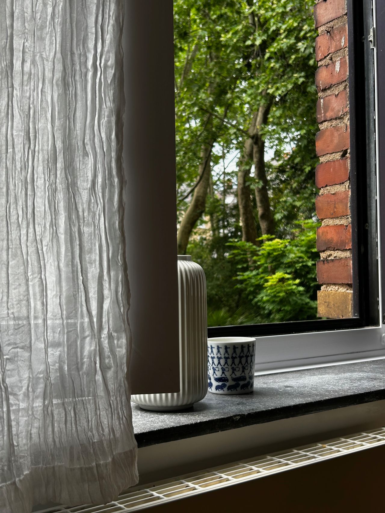 Fully furnished old building apartment with a special flair in Nippes