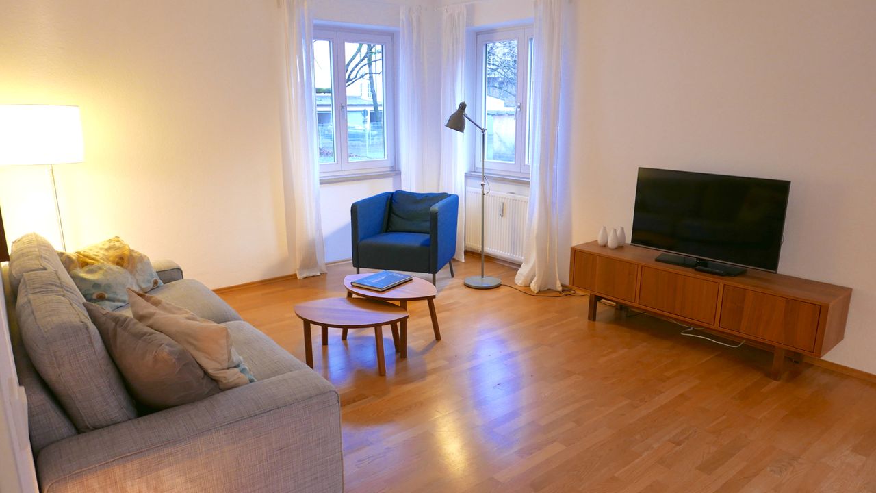Fully furnished: Top location in Lehel, Sunny 2-Room Apartment