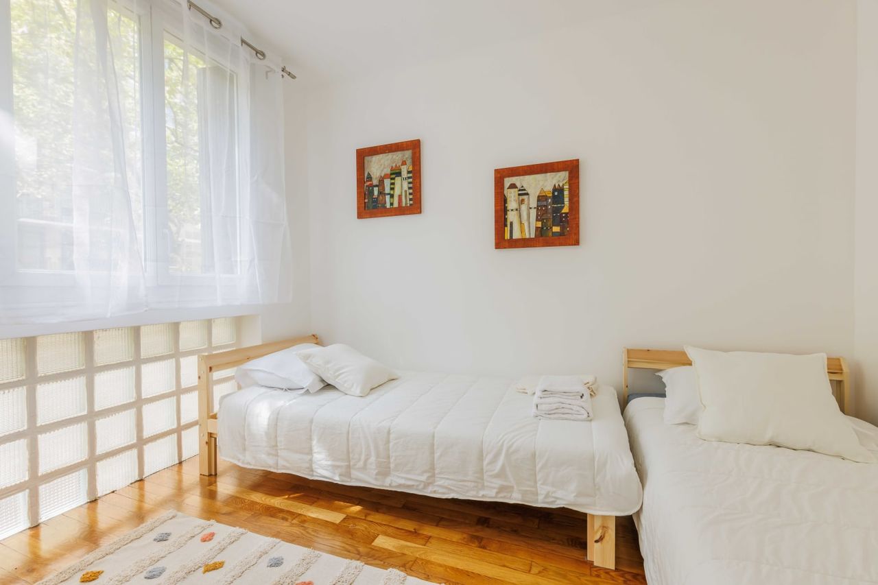 Awesome & fashionable suite close to Buttes Chaumont