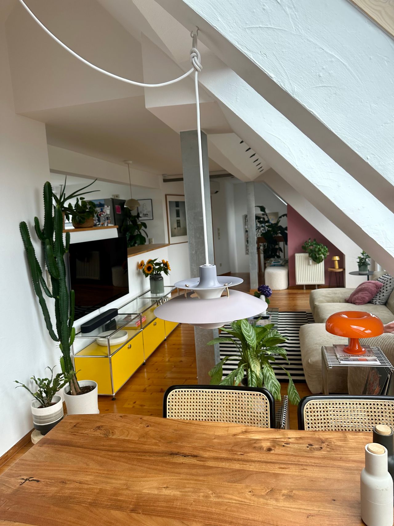 INTERMEDIATE RENT: February-October 2025 with roof terrace in Ehrenfeld