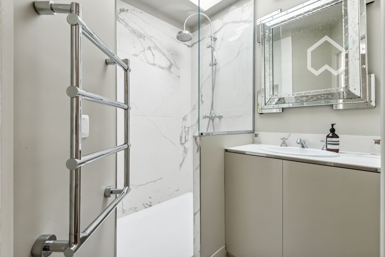 Charming, freshly renovated three bedroom duplex apartment