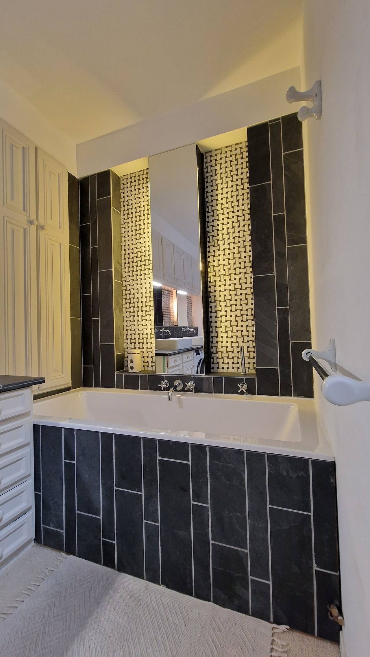 Exceptional apartment in the 17th district