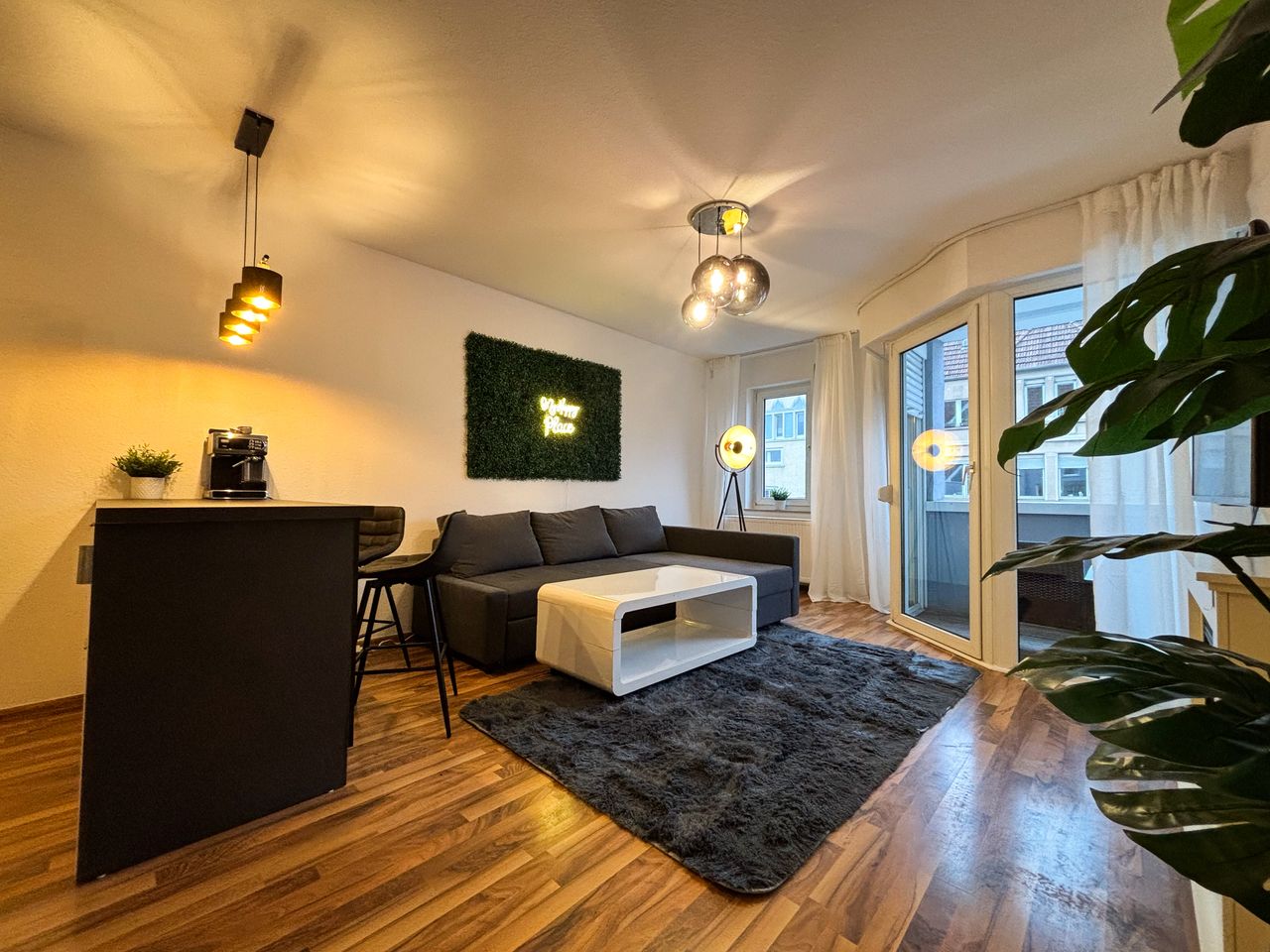 Luxuriös Apartment in City Center, Free Parking, Balkony