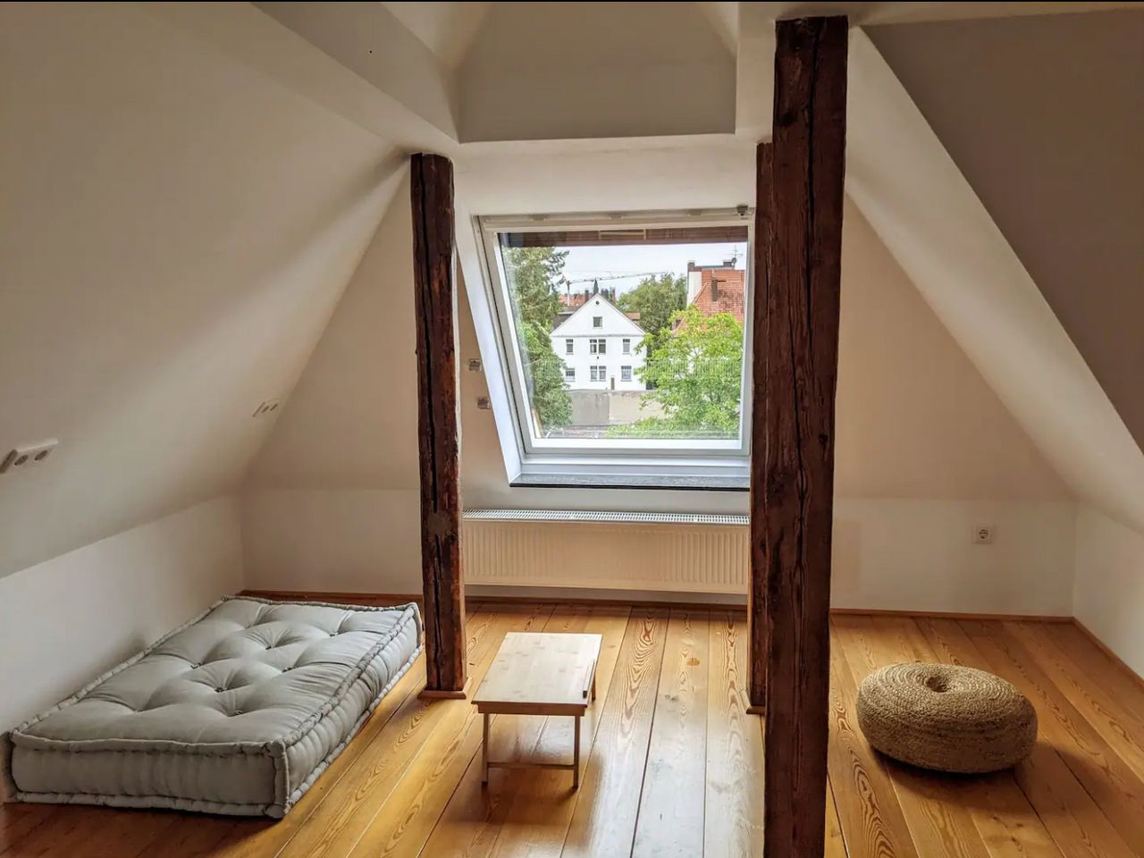 Beautiful, central apartment with a view over Bielefeld rooftops
