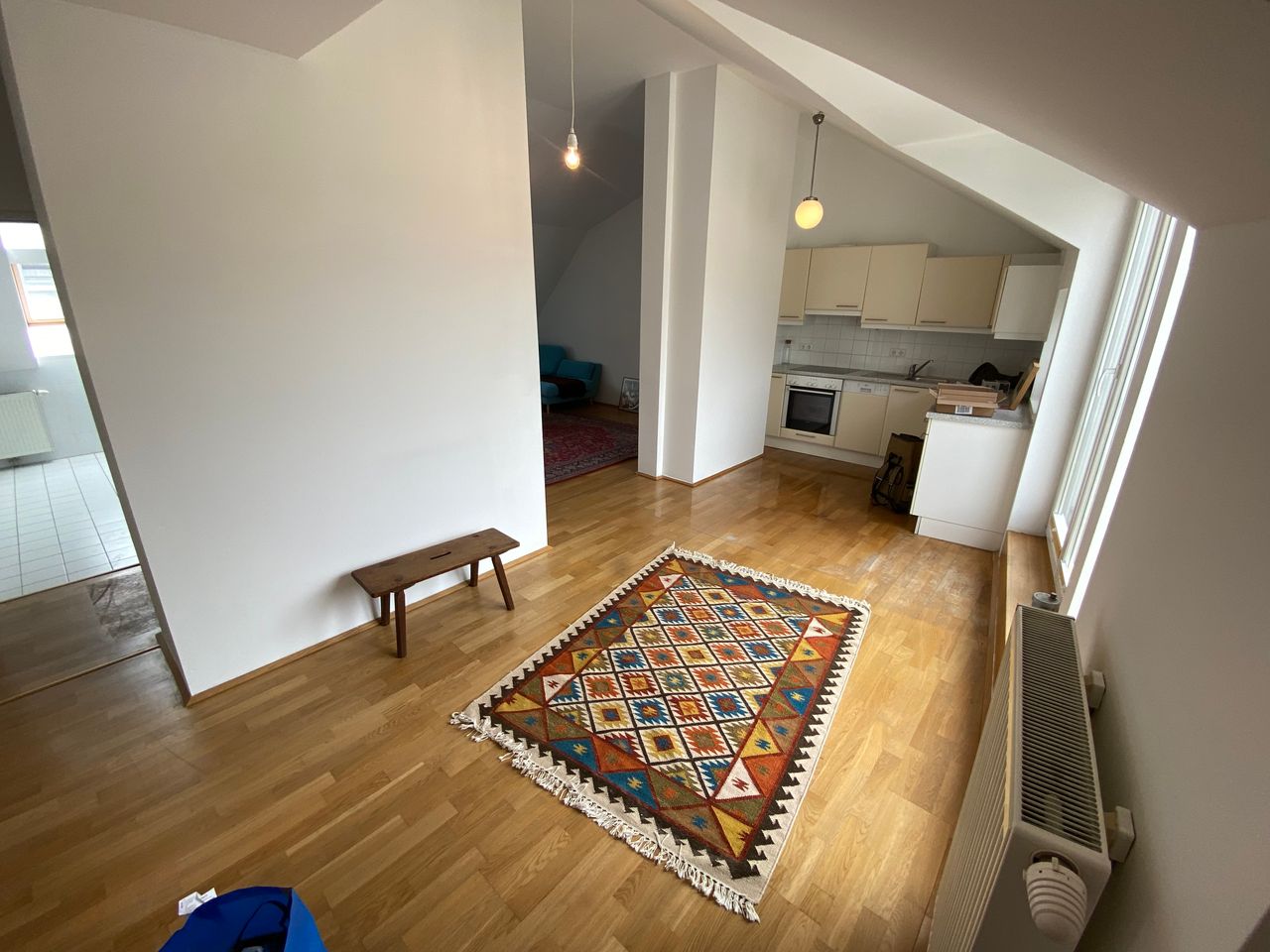 Furnished Spacious Penthouse Flat near U-Bahn (U1) & Hauptbahnhof