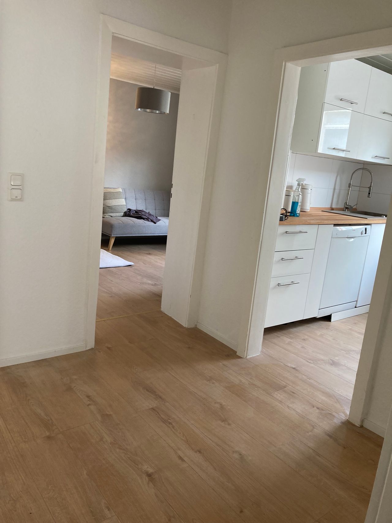 Top furnished 3-room flat, 60m2, Troisdorf centre, 5 min walk to the train station