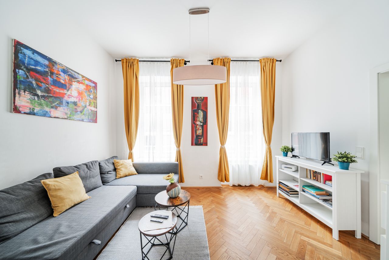 Bright & modern apartment with private parking, Vienna