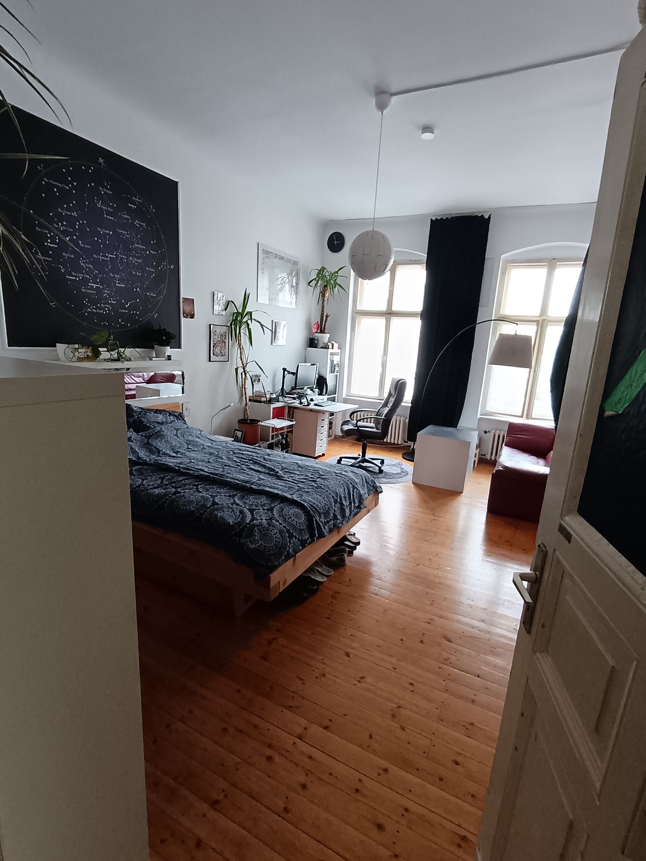 Beautiful furnished old building apartment (3.5 high ceilings) in the heart of Berlin (Kreuzberg) for rent for 5/6 months