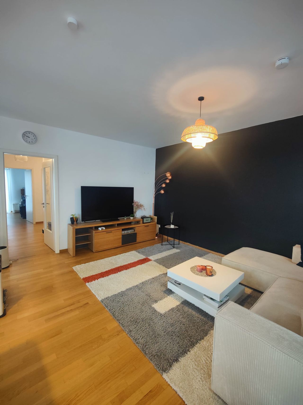 Short term rental (from Dec 2nd to Jan 27th), 8 min walk from central station