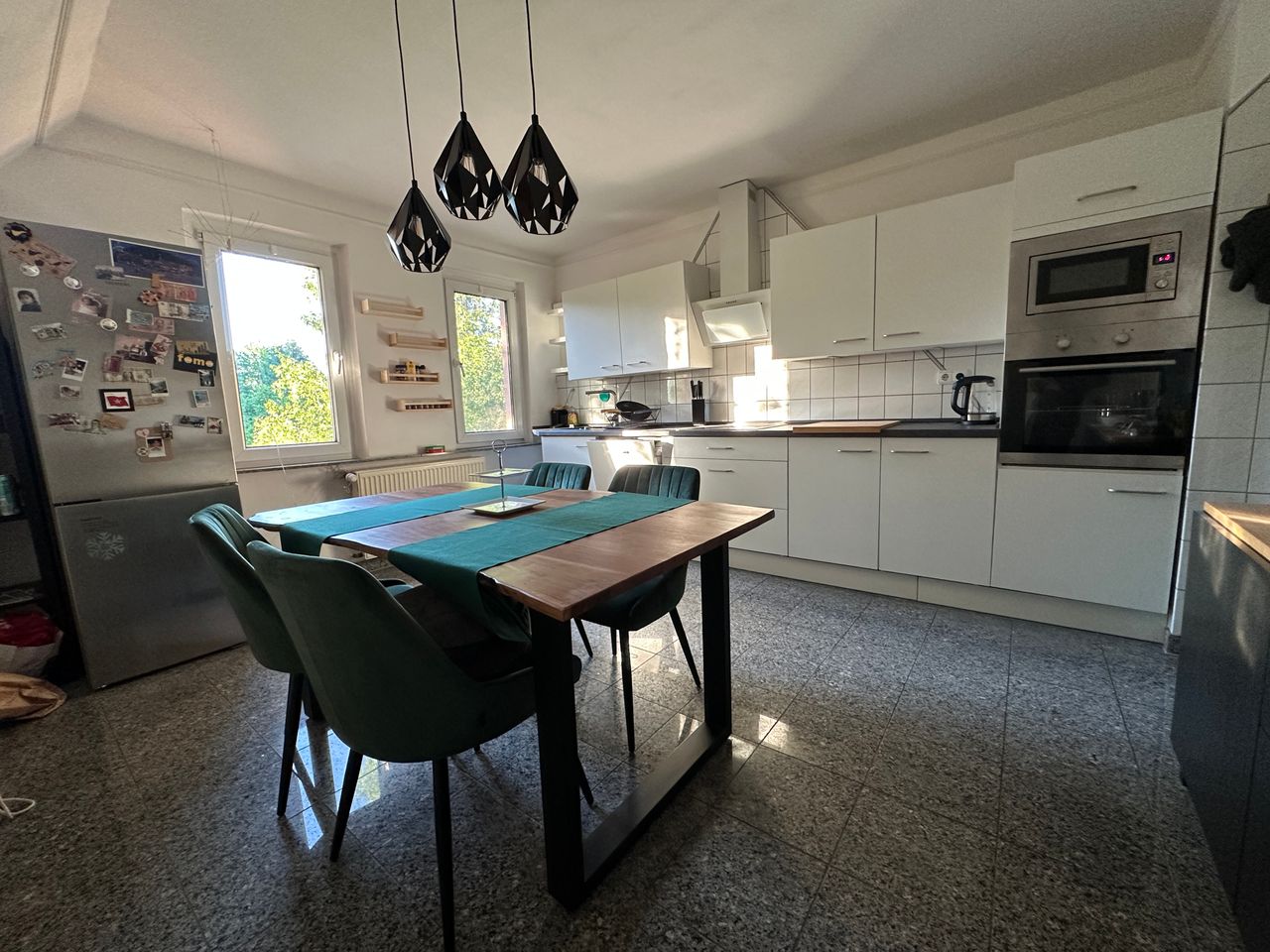 Fully Furnished 4-Room Apartment with Large Garden