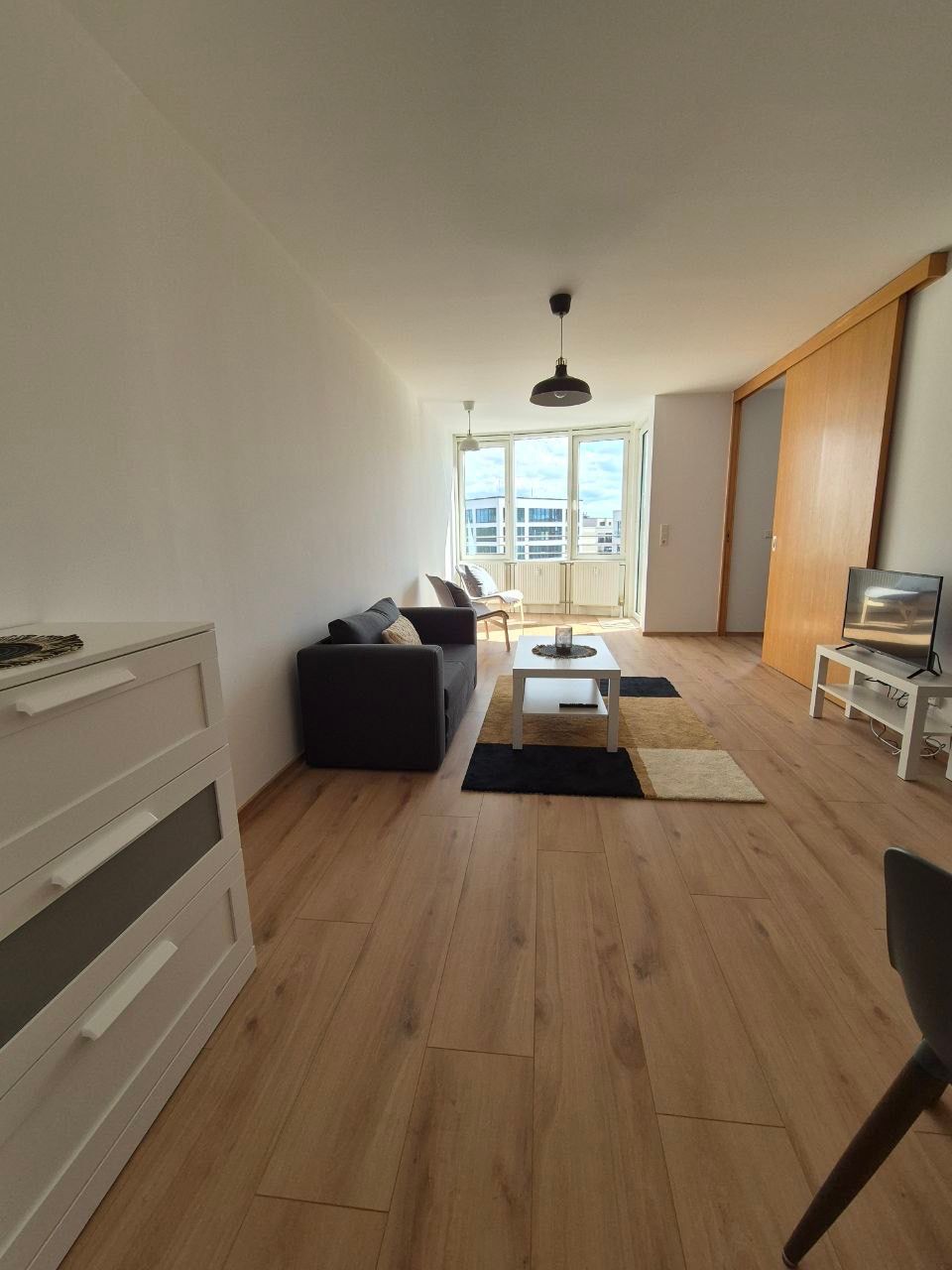 Exclusive furnished apartment in prime location in Berlin  High-quality, barrier-free apartment near the main train station and government district